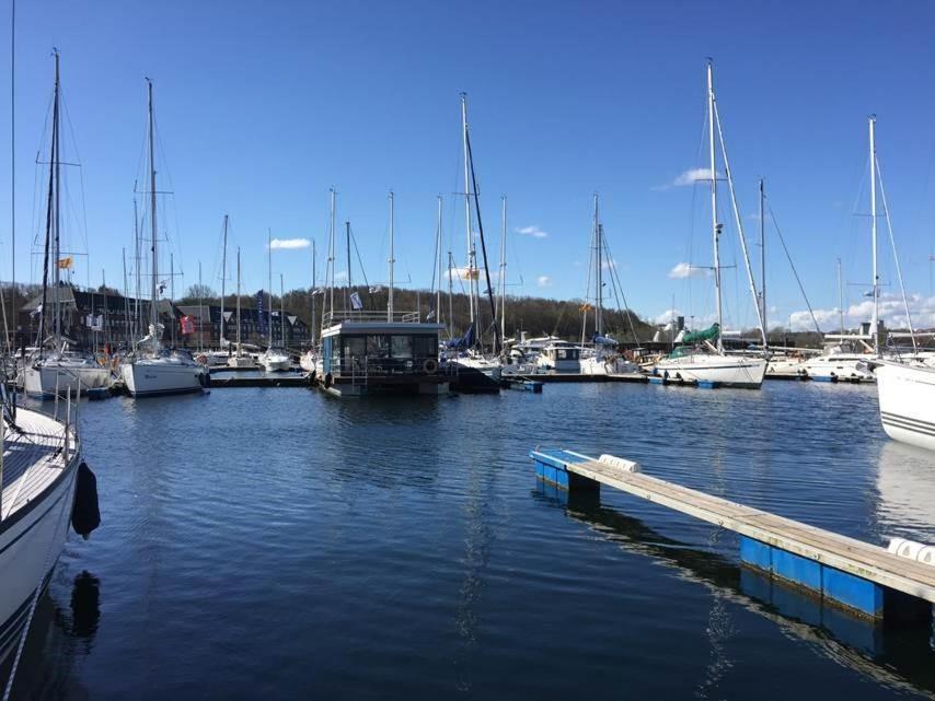 Fewo1846 - Floatinghouse - Hausboot Mit 2 Schlafzimmern In Der Marina Sonwik Flensburg Exterior foto